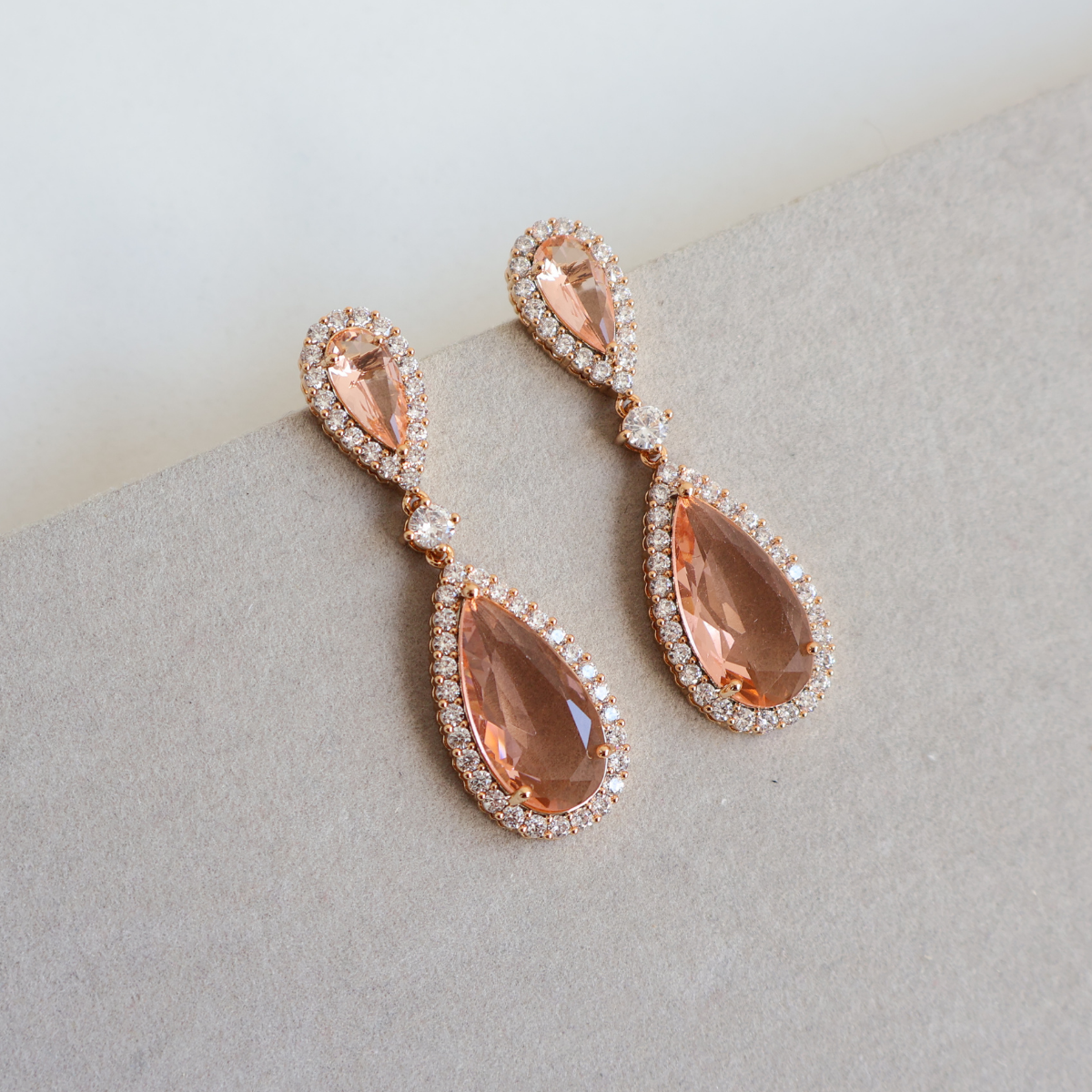 Brinco Dourado e Cristal Champagne - Semijoia