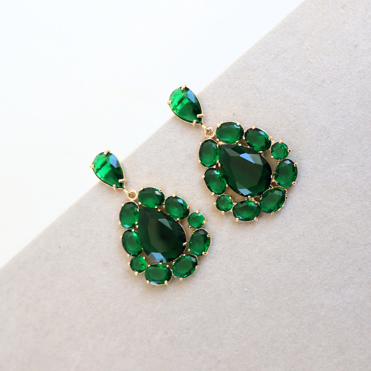 Brinco Dourado e Cristal Verde - Semijoia