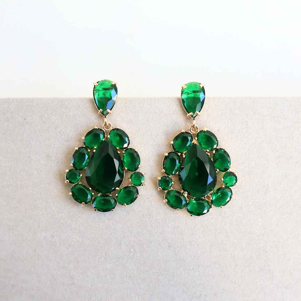 Brinco Dourado e Cristal Verde - Semijoia
