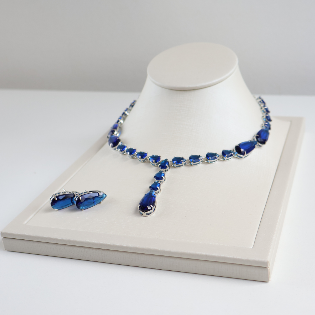 Kit Colar e Brinco - Cristal Azul - Prateado