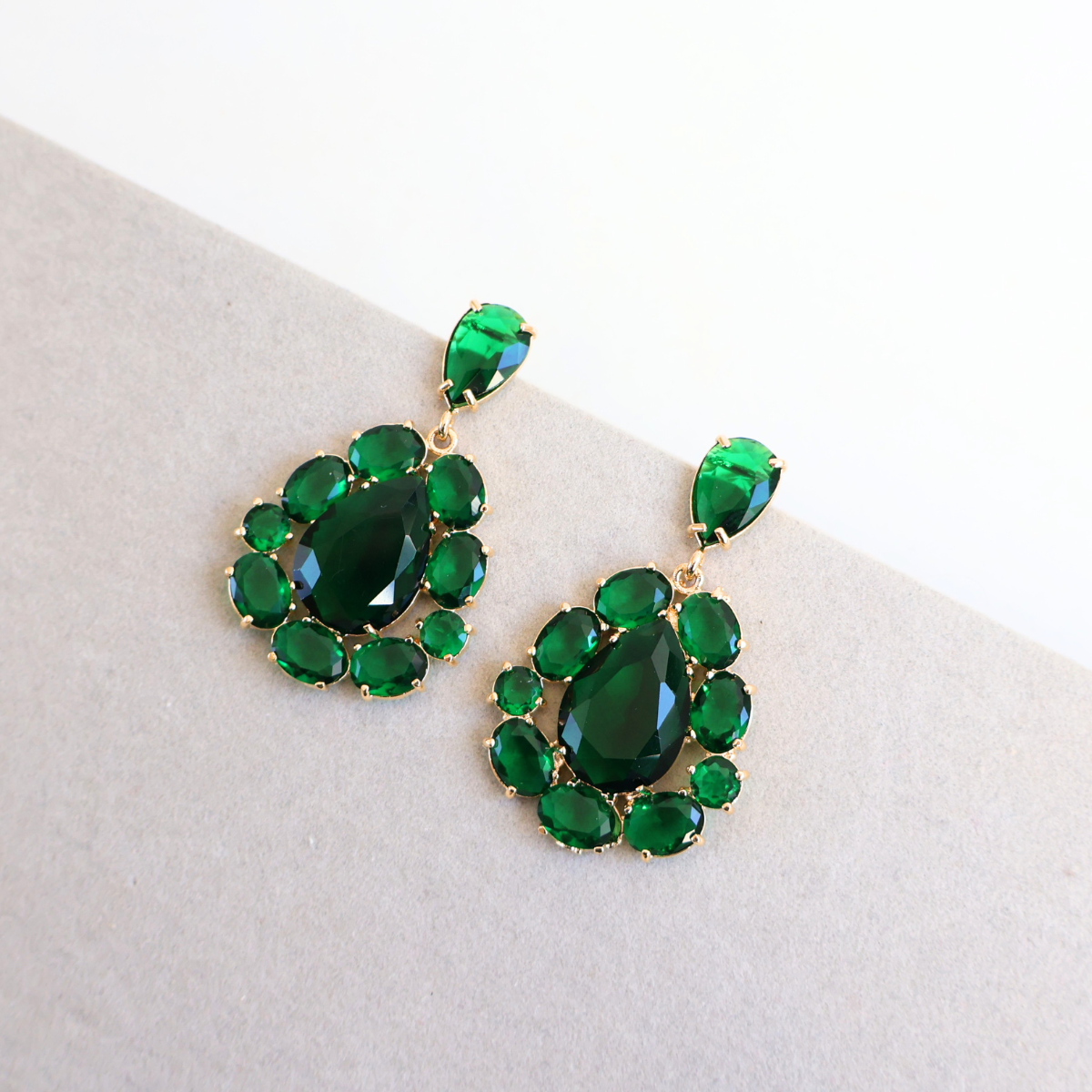 Brinco Dourado e Cristal Verde - Semijoia