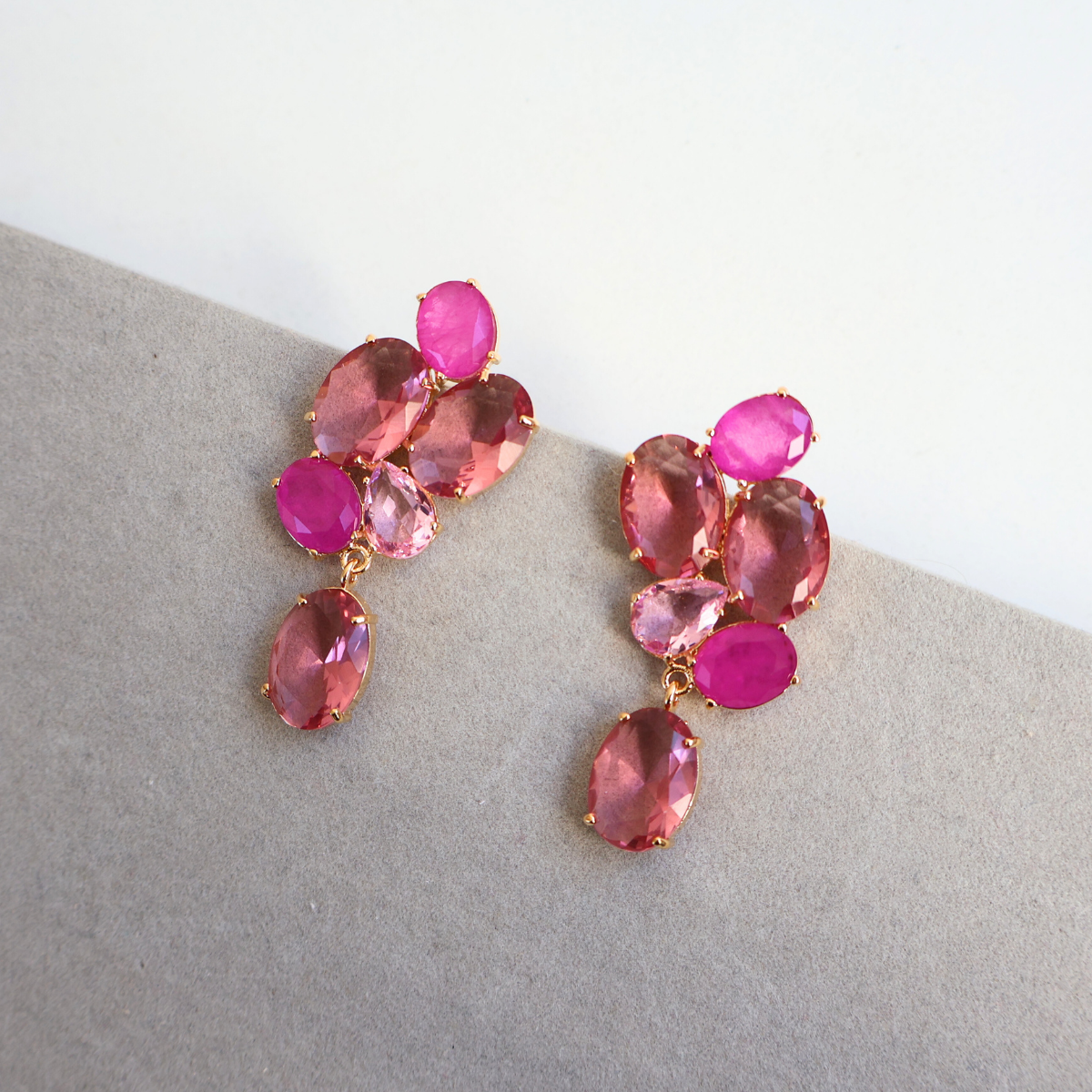 Brinco Dourado e Cristal Rosa - Semijoia