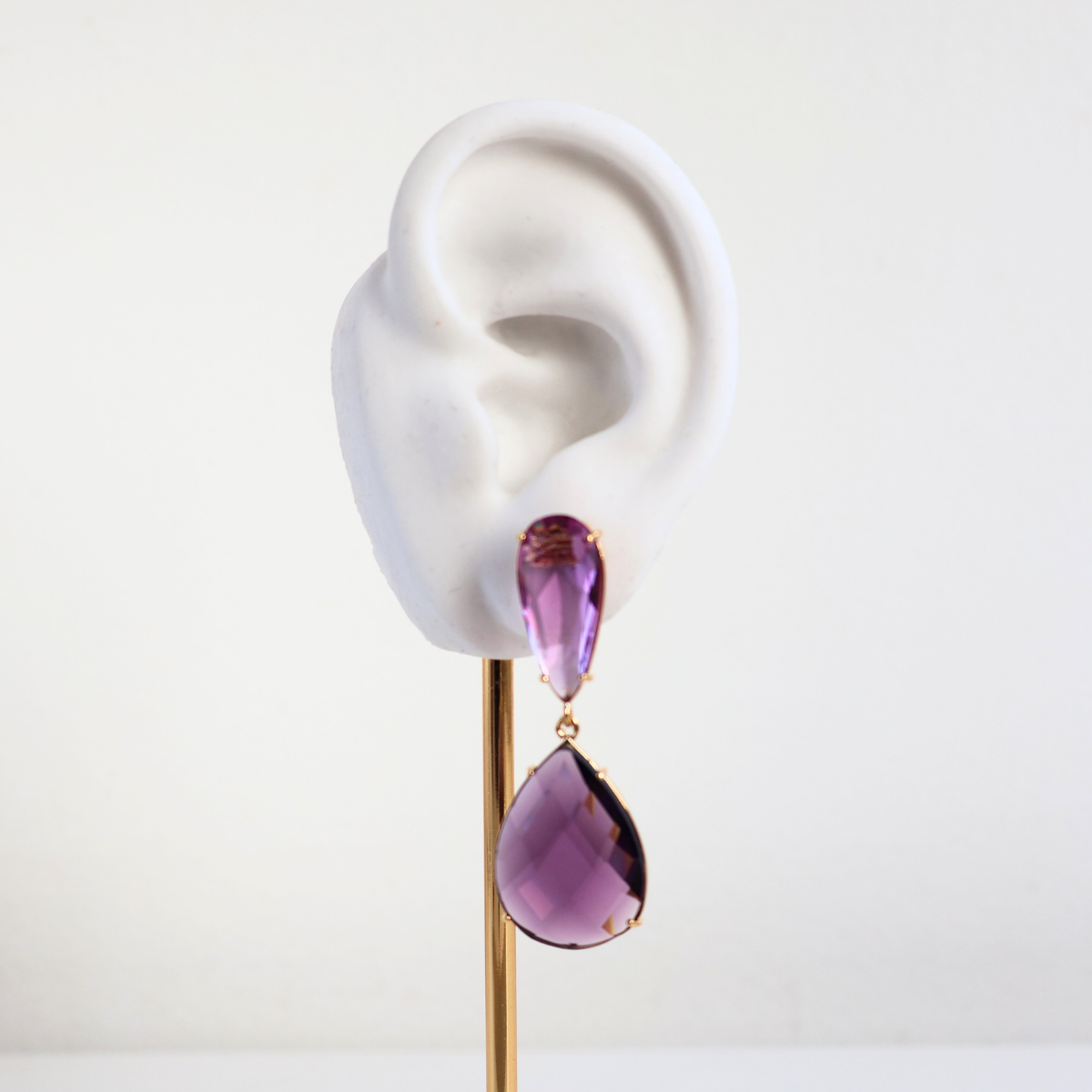 Brinco Dourado e Cristal Roxo - Semijoia