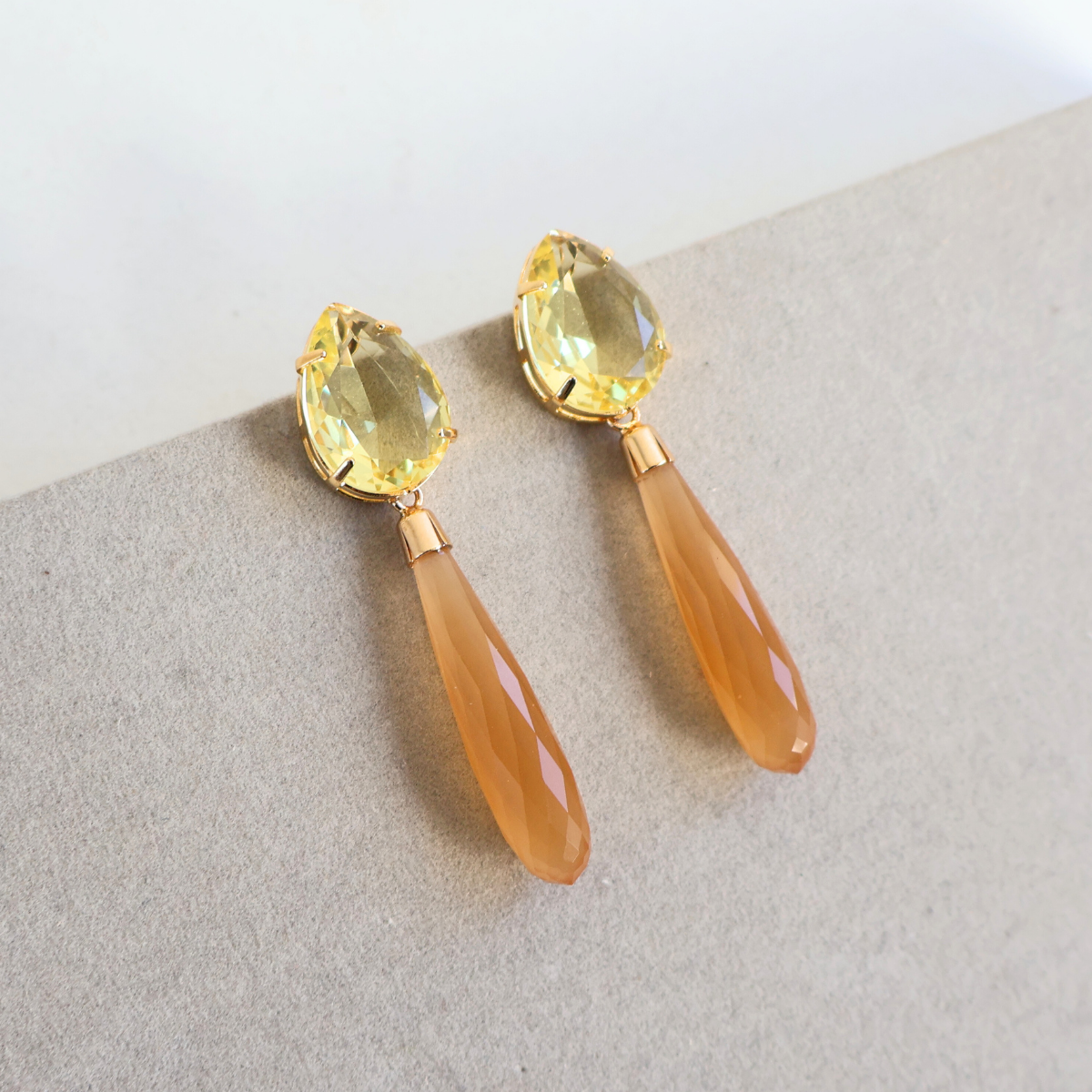 Brinco Dourado e Cristal Champagne - Semijoia
