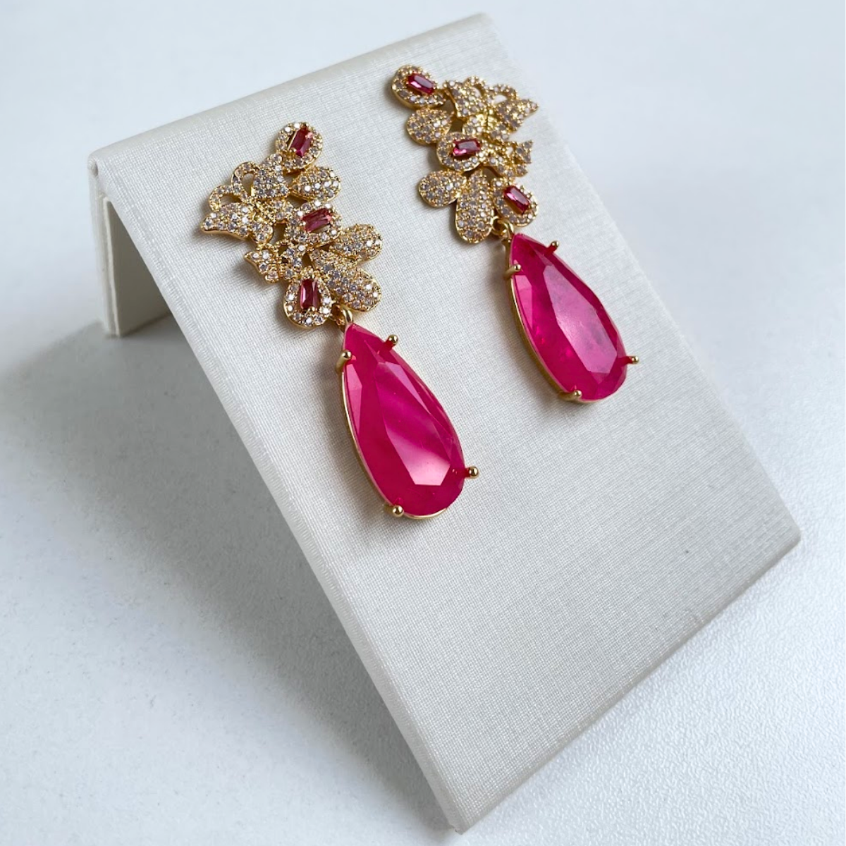 Brinco Dourado e Cristal Rosa - Semijoia