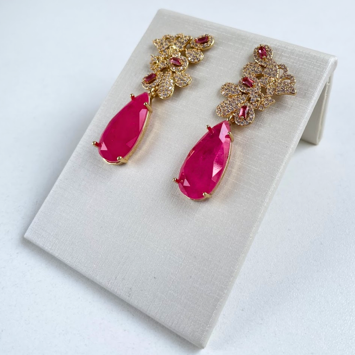 Brinco Dourado e Cristal Rosa - Semijoia