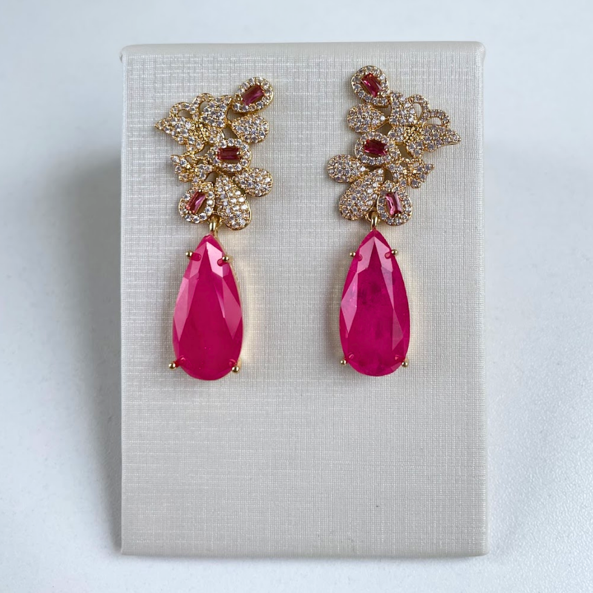 Brinco Dourado e Cristal Rosa - Semijoia