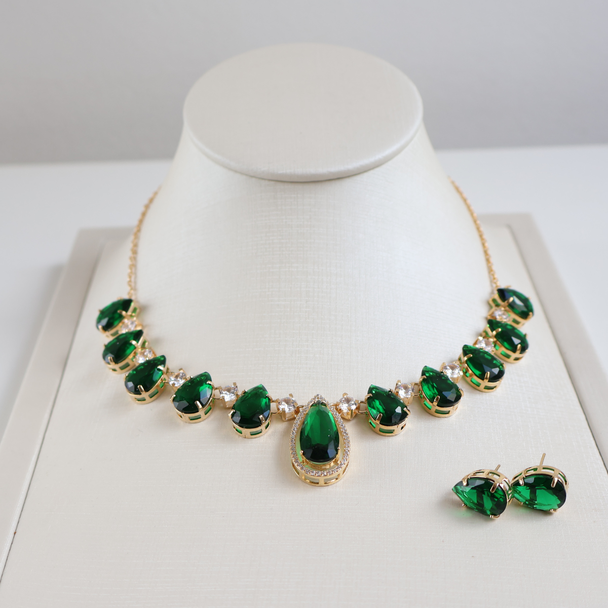 Kit Colar e Brinco - Cristal Verde Esmeralda - Dourado