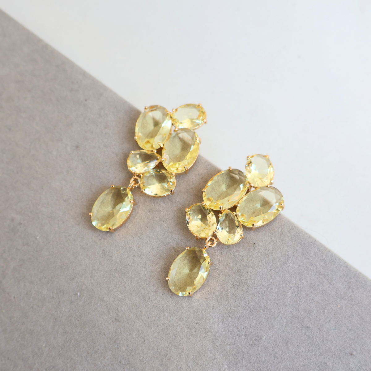 Brinco Dourado e Cristal Amarelo - Semijoia