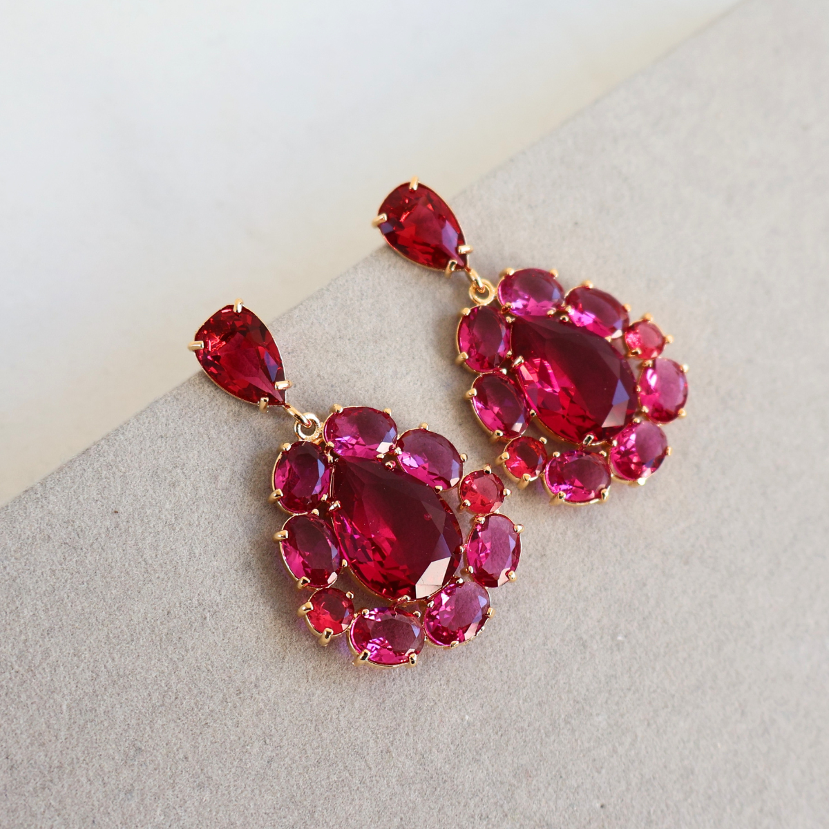 Brinco Dourado e Cristal Rosa - Semijoia