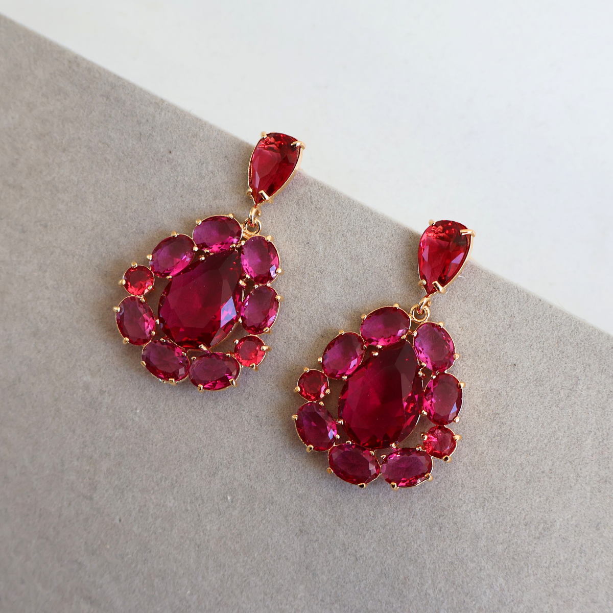 Brinco Dourado e Cristal Rosa - Semijoia