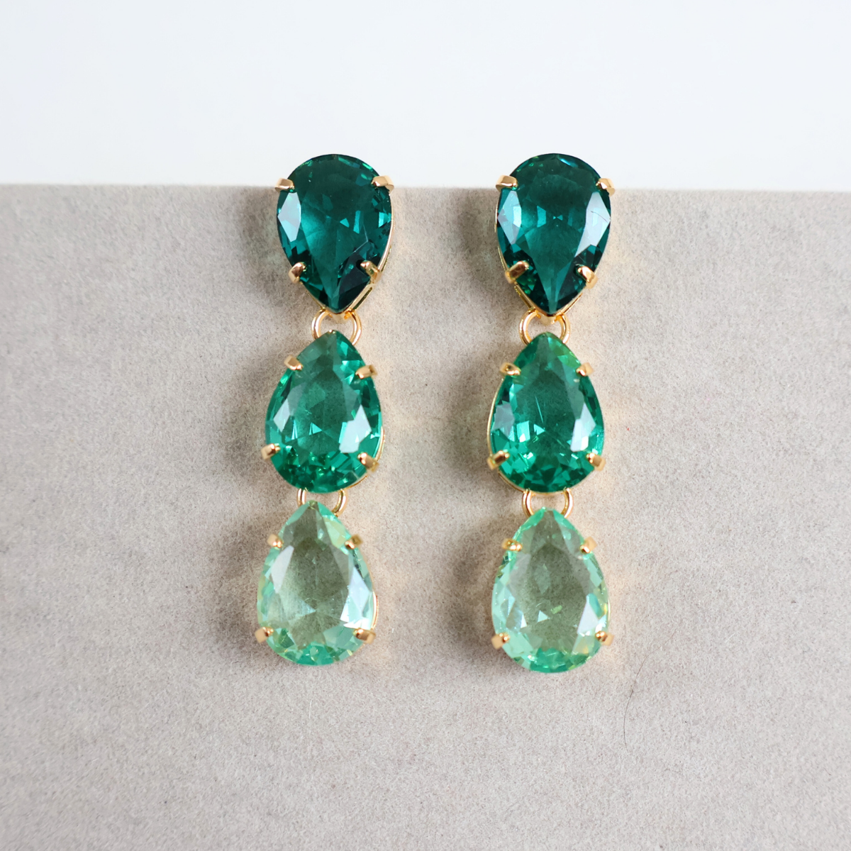 Brinco Dourado e Cristal Verde - Semijoia