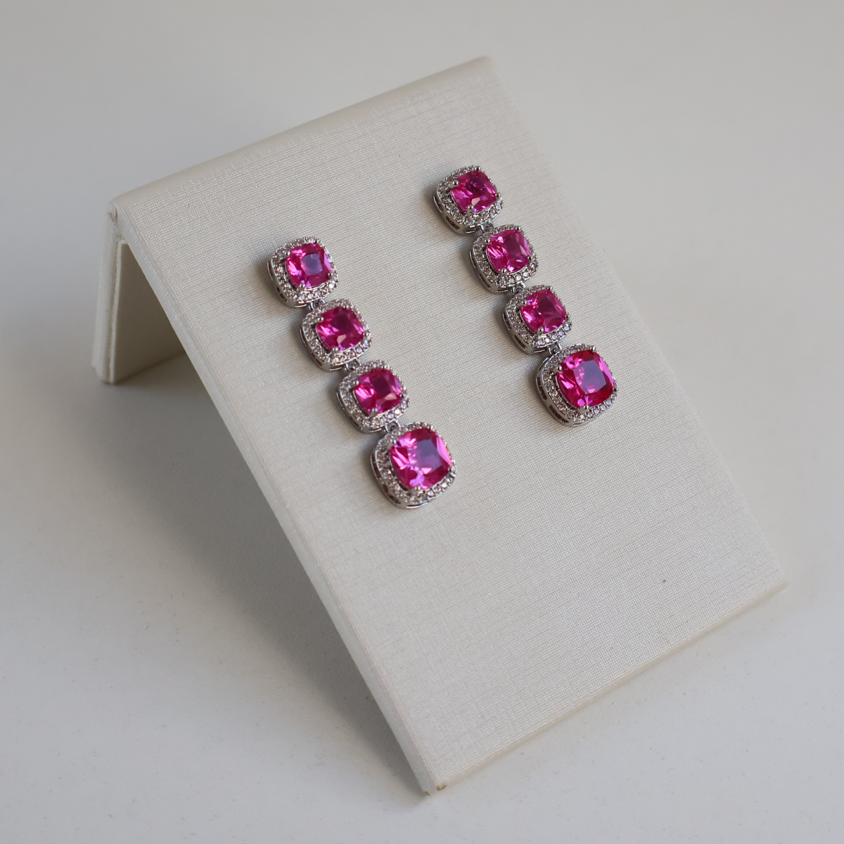 Brinco Prateado e Cristal Rosa - Semijoia