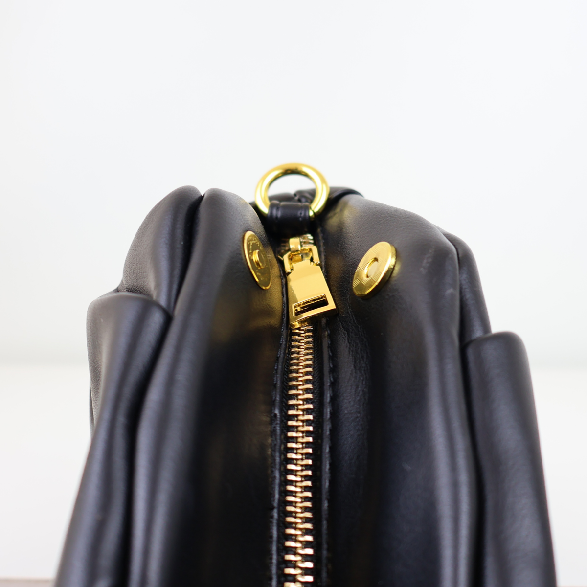 Bolsa Festa Pouch Courvin Preta