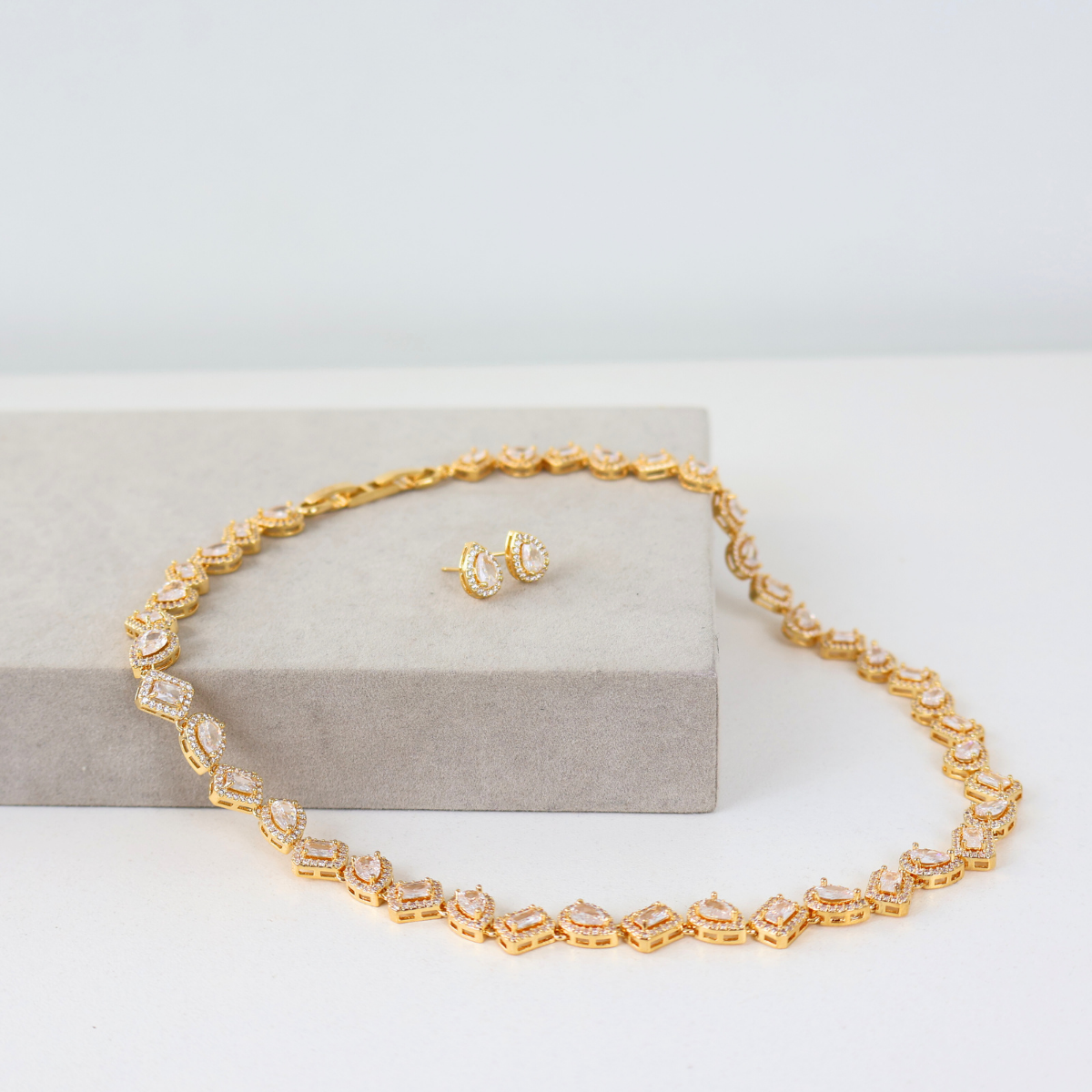 Kit Colar e Brinco - Cristal Translúscido - Dourado