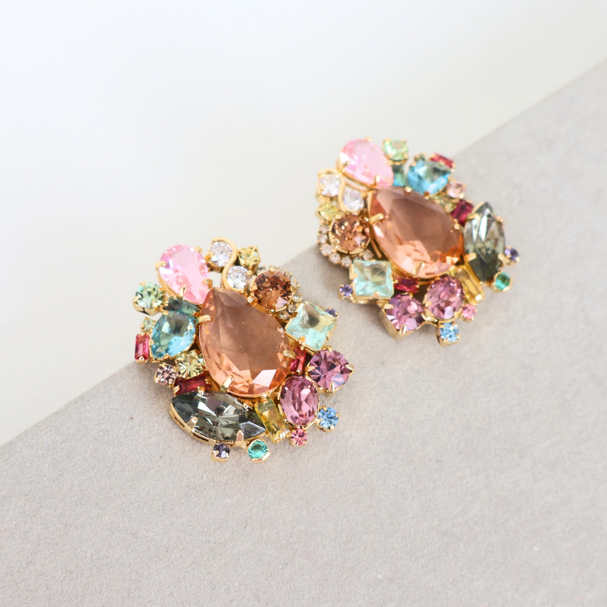 Brinco Dourado e Cristal Colorido - Semijoia