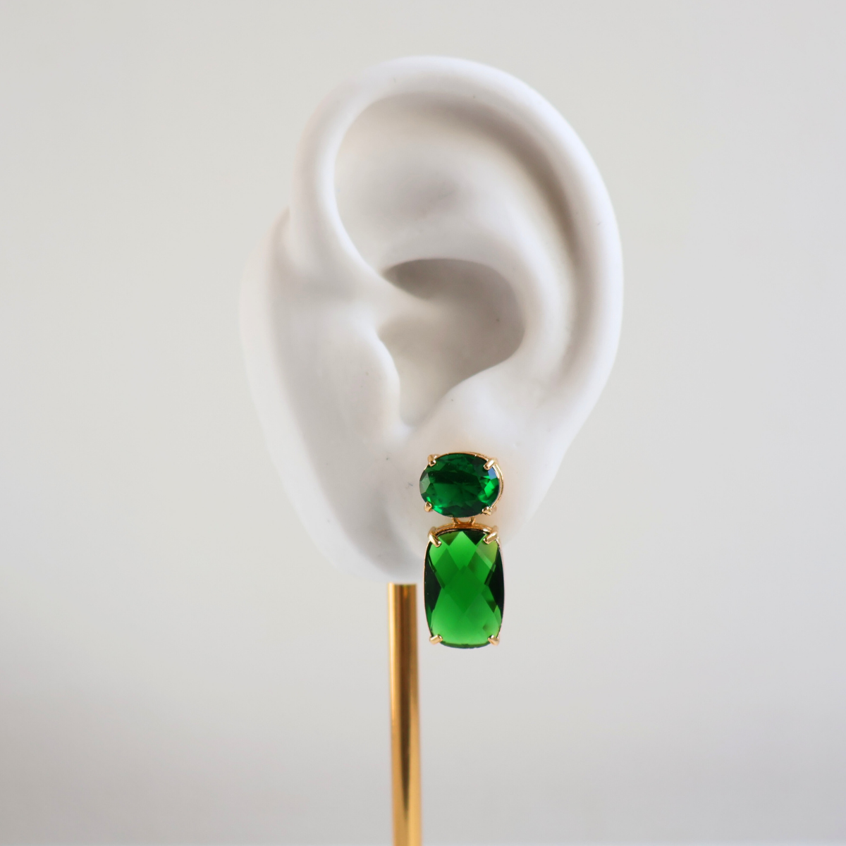 Brinco Dourado e Cristal Verde - Semijoia