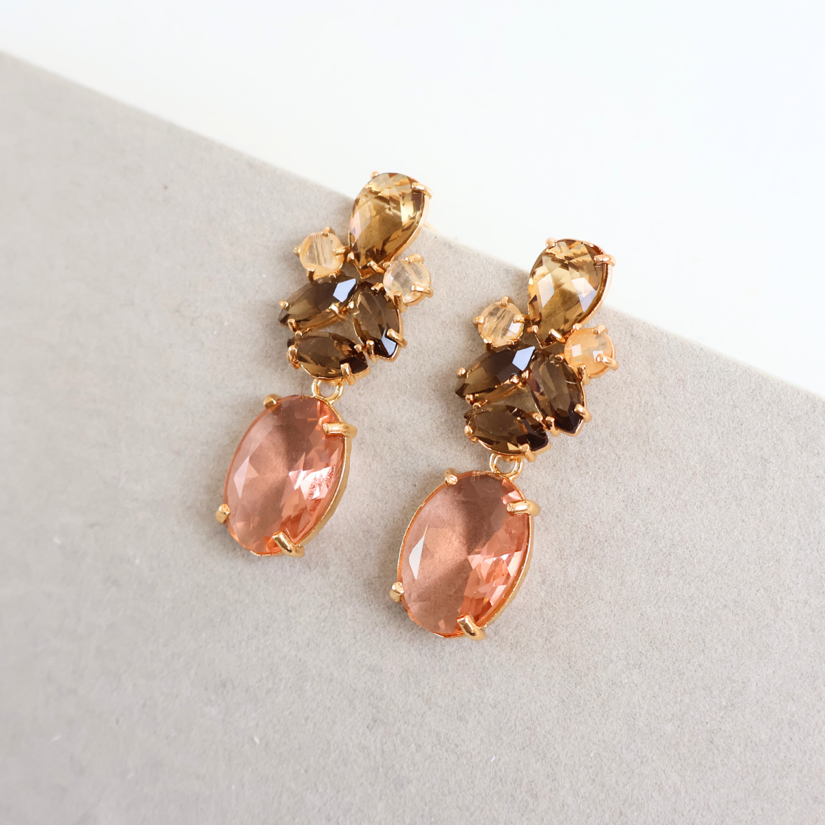 Brinco Dourado e Cristal Champagne e Marrom - Semijoia