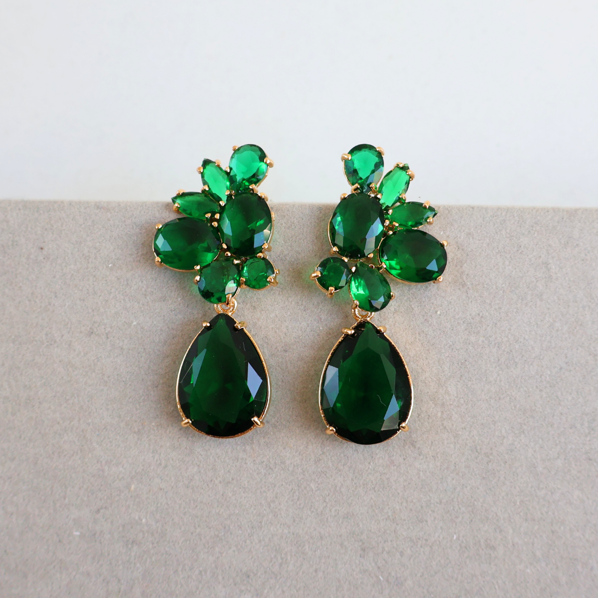 Brinco Dourado e Cristal Verde - Semijoia