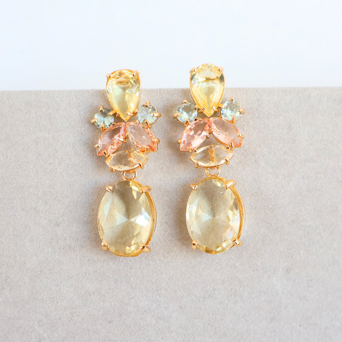 Brinco Dourado e Cristal Amarelo - Semijoia
