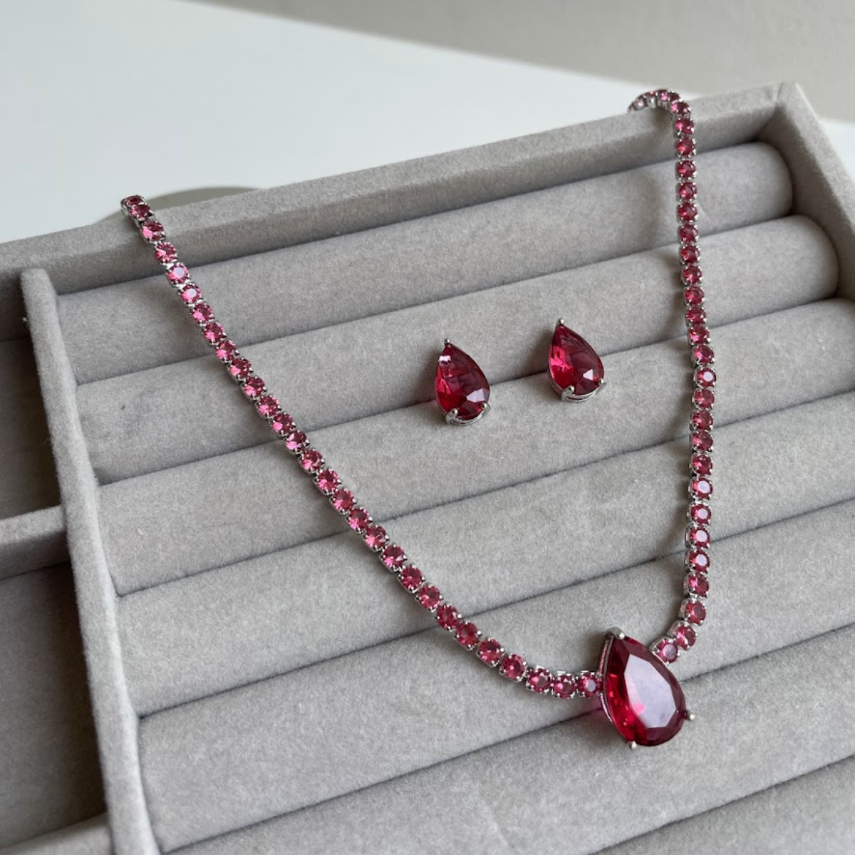 Kit Brinco e Colar - Prateado e Cristal Marsala - Semijoia