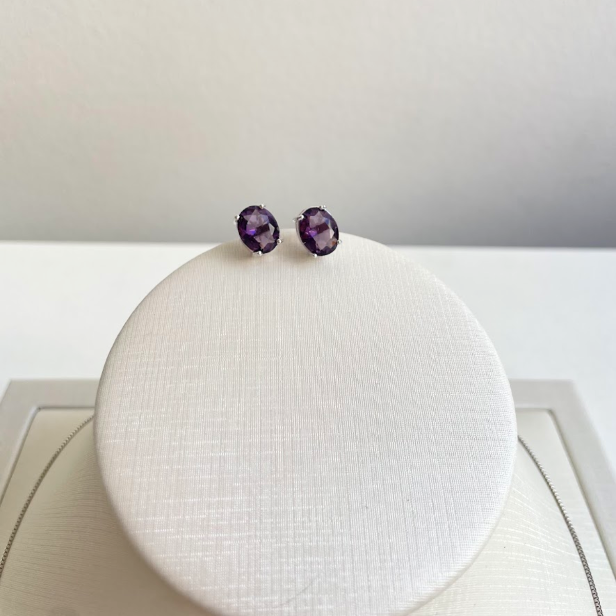 Kit Brinco e Colar - Ródio Branco - Cristal Roxo - Semijoia