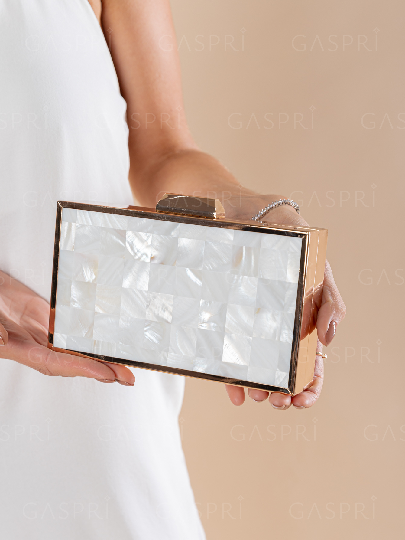 Dicas de Looks para Festas de Fim de Ano com Bolsas de Festa