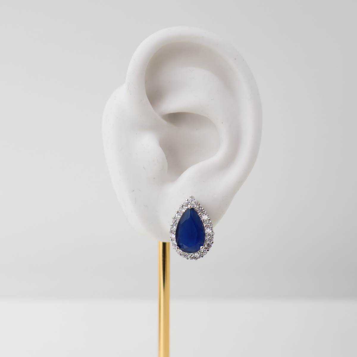 Brinco Prateado e Cristal Azul - Semijoia