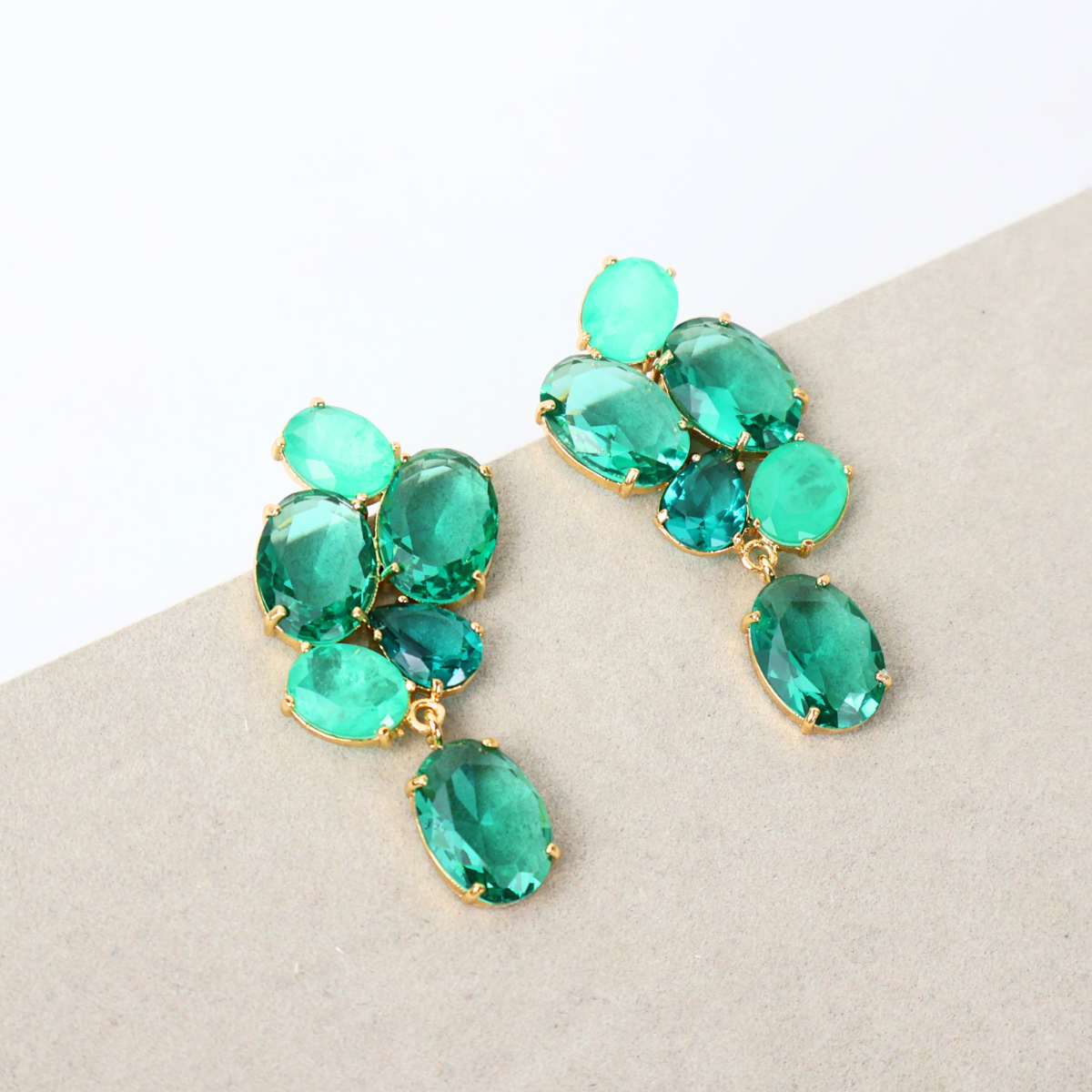 Brinco Dourado e Cristal Verde - Semijoia