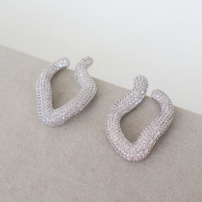 Brinco Prateado e Cristal Translúcido - Semijoia