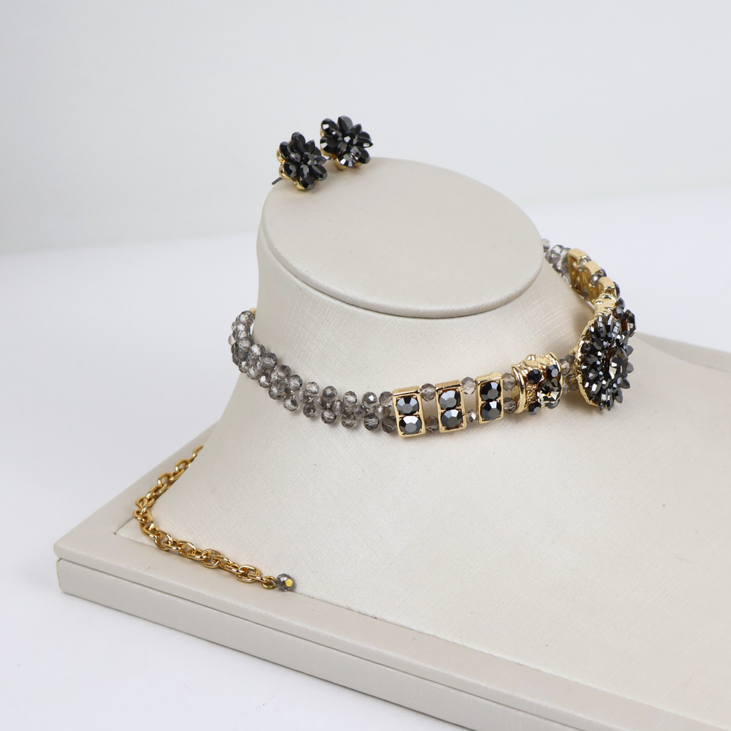 Kit Colar Choker Gargantilha e Brinco Dourado e Ônix