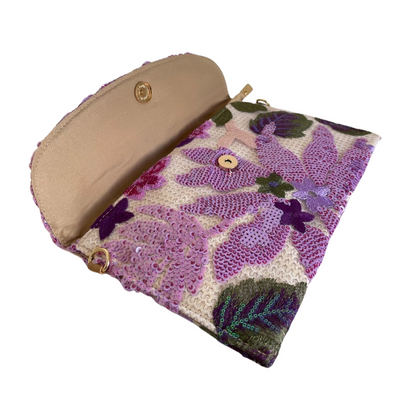 Bolsa Carteira Envelope de Bordada Paetê Floral Lilás