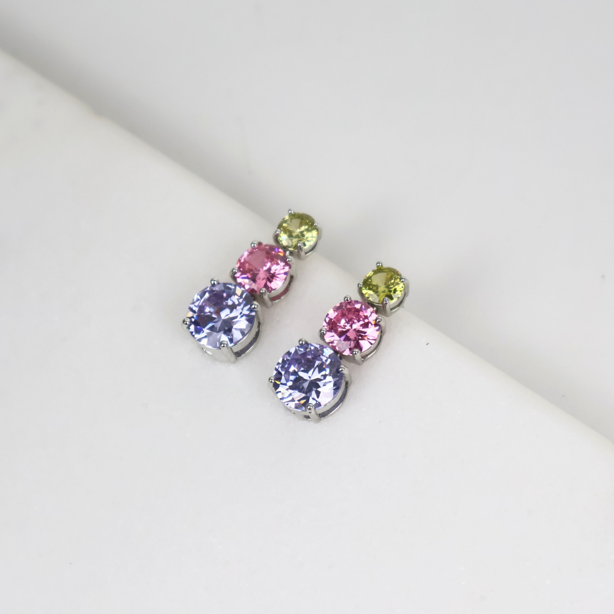 Brinco Lilás, Rosa e Verde