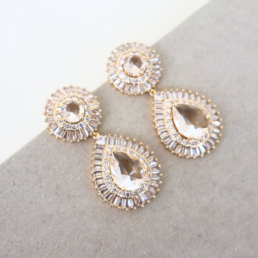 Brinco Dourado e Cristais Translúcidos - Semijoia