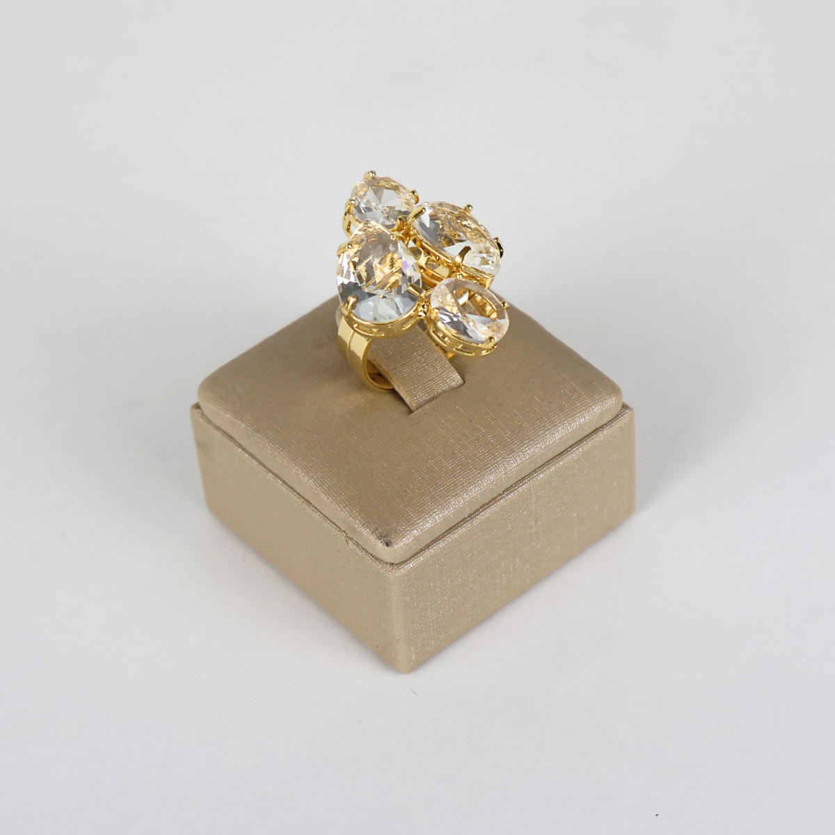Anel Regulável Dourado e Cristal