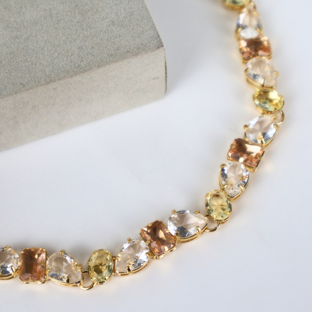 Colar - Dourado - Cristais Champagne - Semijoia