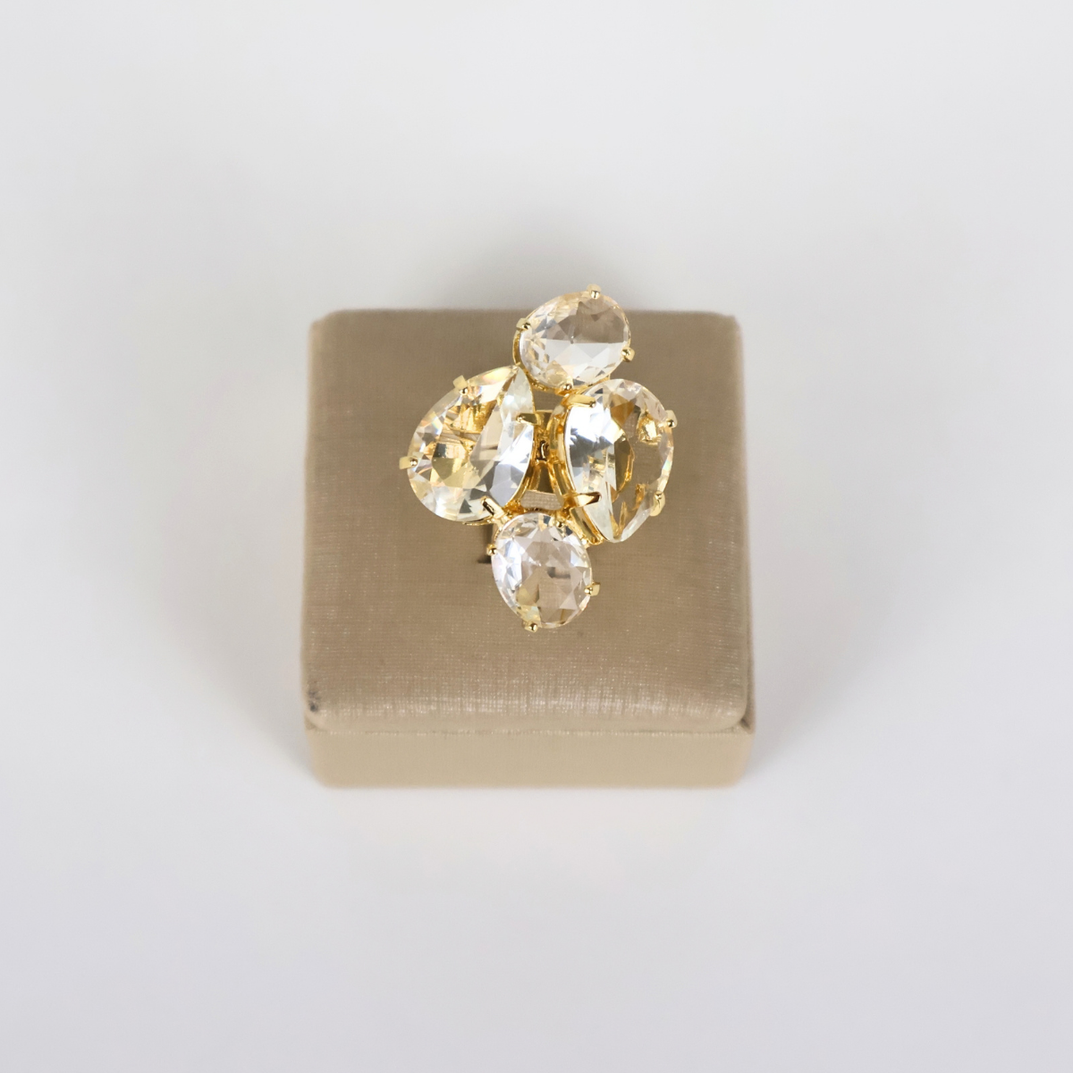 Anel Regulável Dourado e Cristal