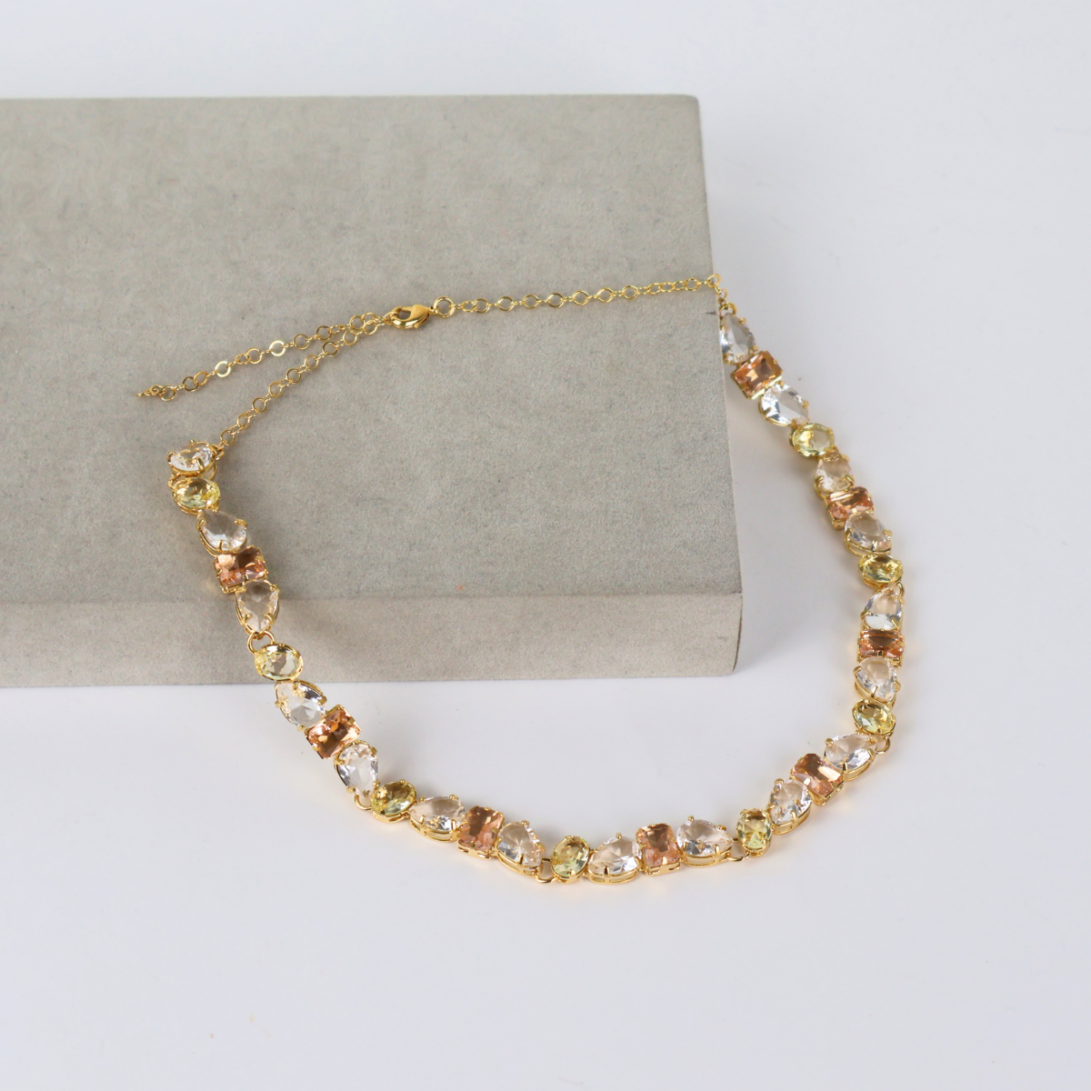 Colar - Dourado - Cristais Champagne - Semijoia