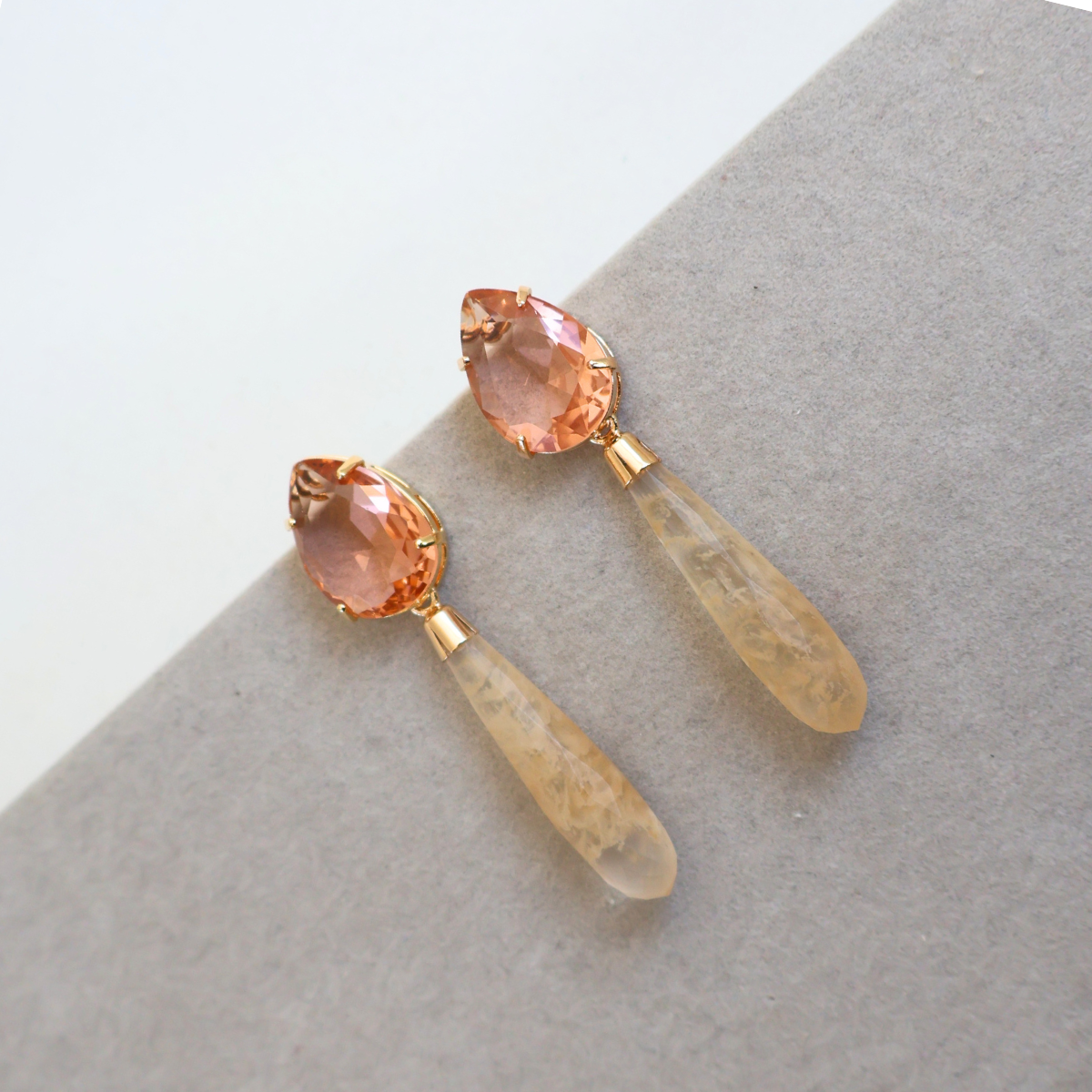 Brinco Dourado e Cristal Champagne - Semijoia