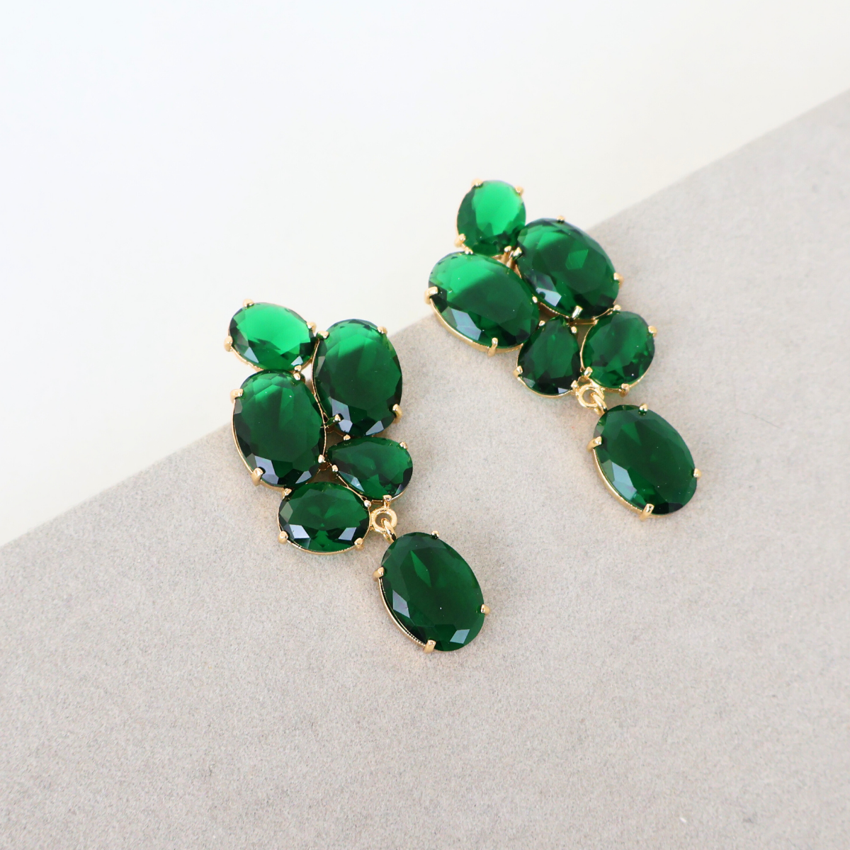 Brinco Dourado e Cristal Verde - Semijoia