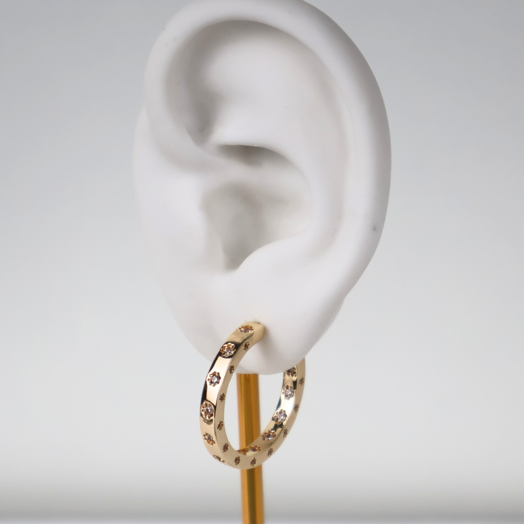 Brinco Dourado Zircônias - Semijoia