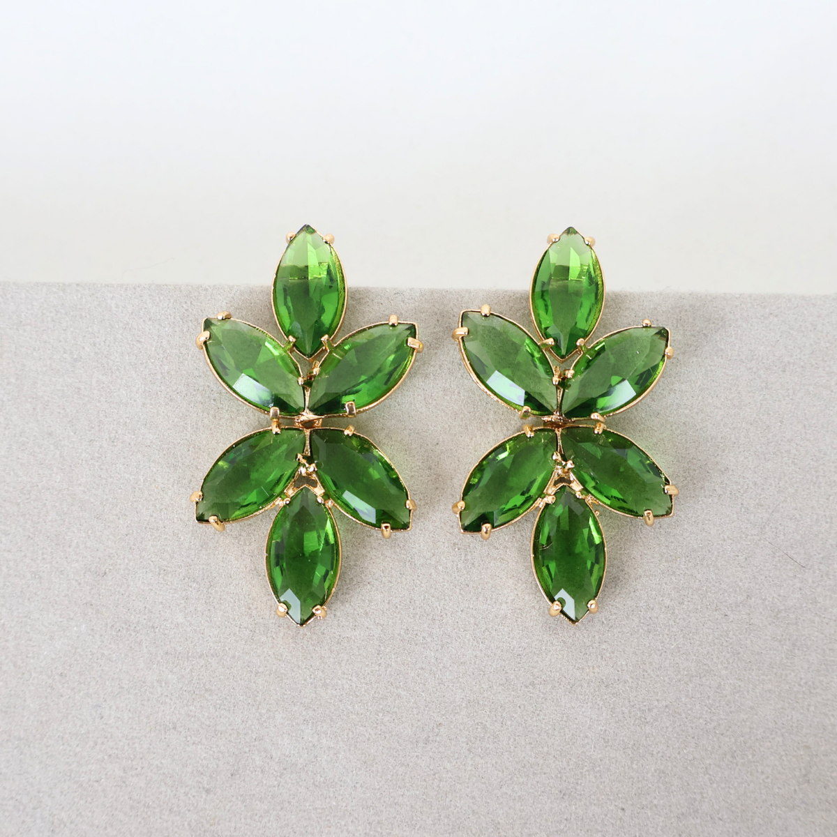 Brinco Dourado e Cristal Verde - Semijoia