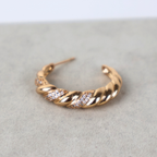 Brinco Dourado Zircônias - Semijoia