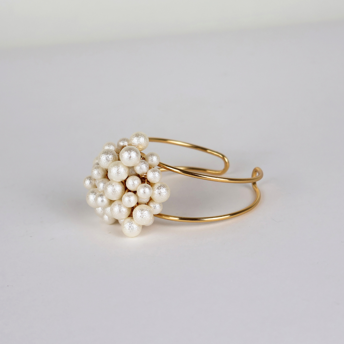 Bracelete Dourado Esferas Peroladas
