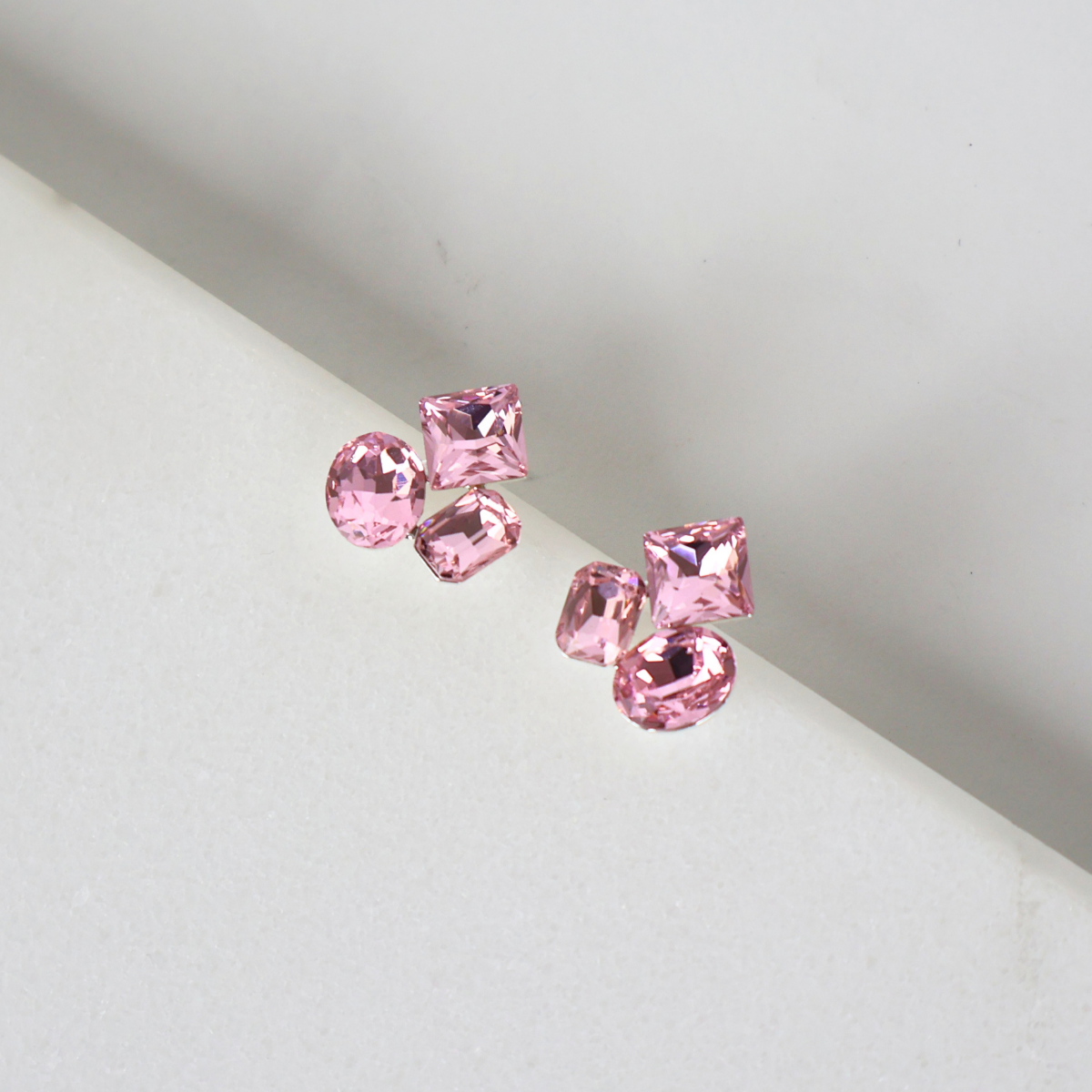 Brinco Zircônias Rosa