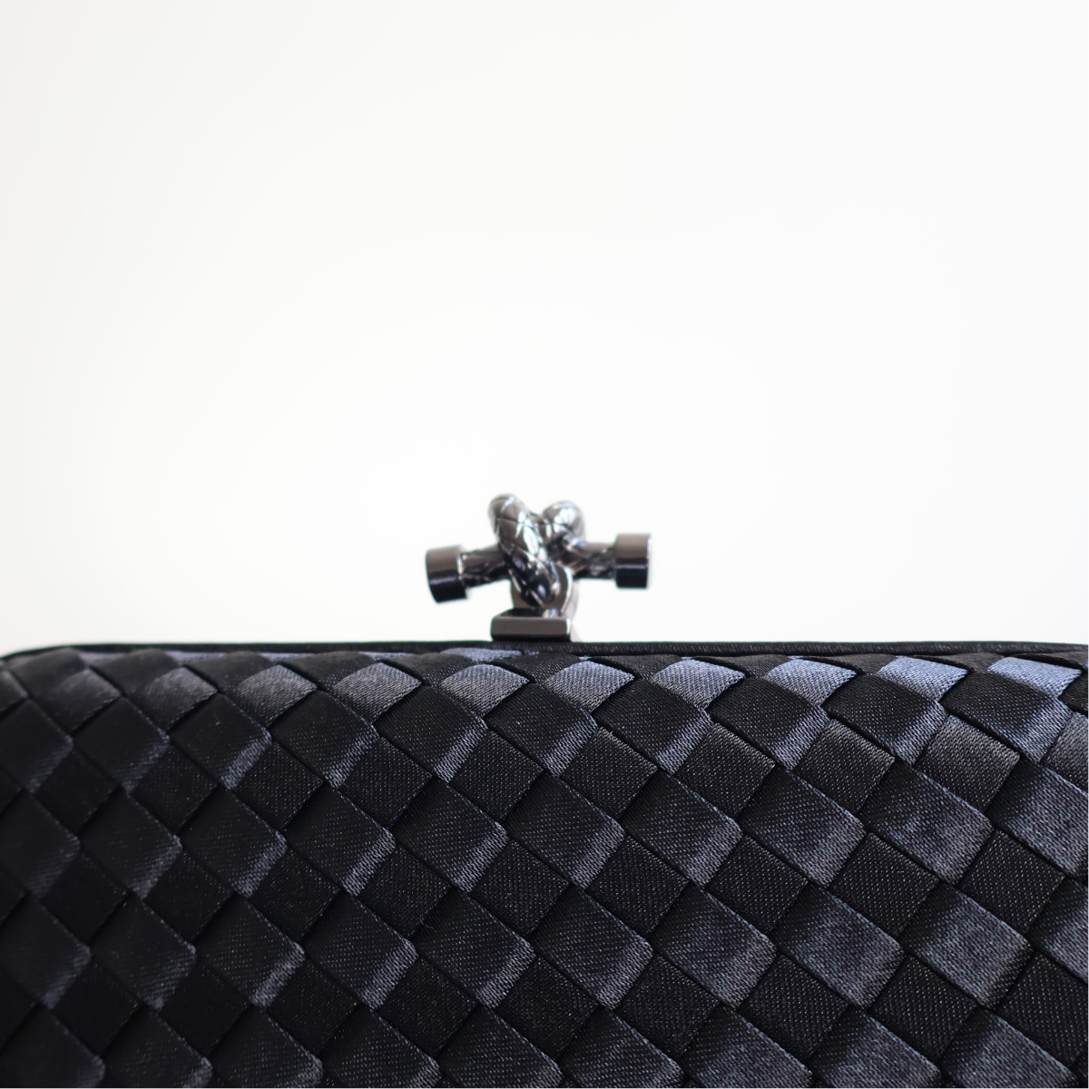 Clutch Tressê Cetim Inspired Pequena Preta