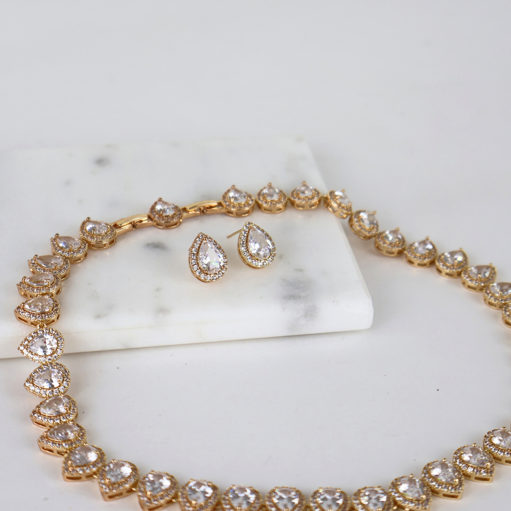 Kit Colar e Brinco Dourado e Cristal
