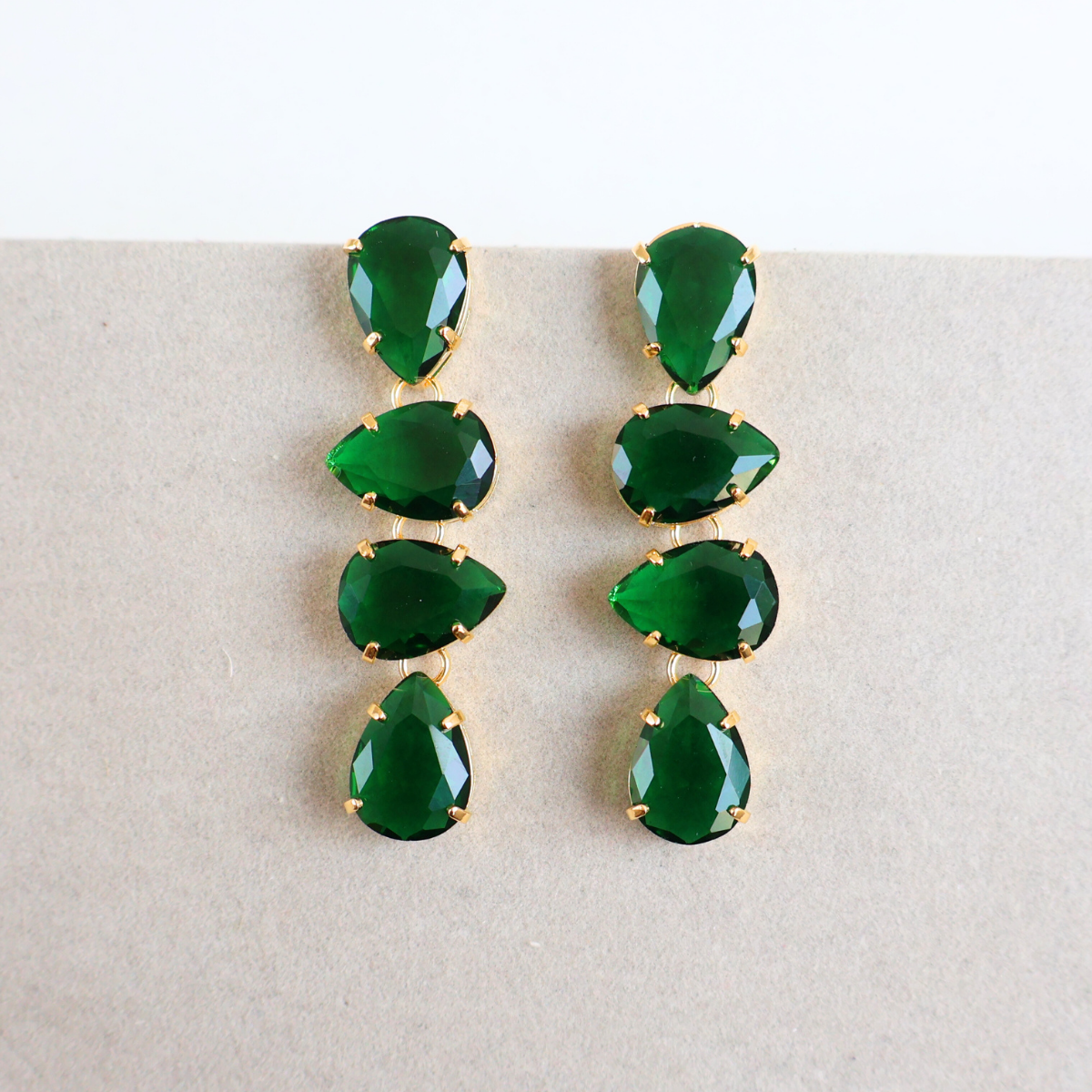 Brinco Dourado e Cristal Verde - Semijoia