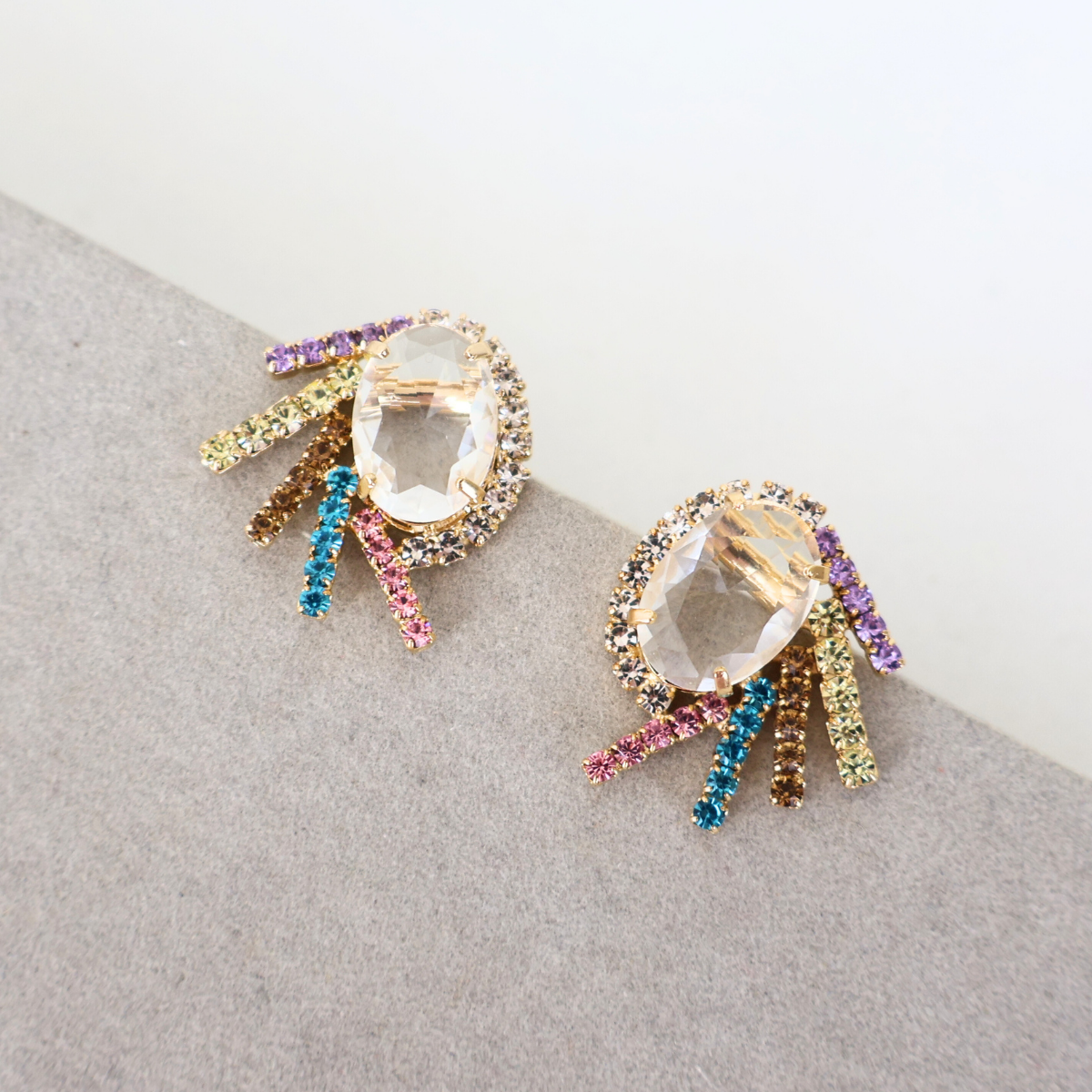 Brinco Dourado e Cristal Colorido - Semijoia