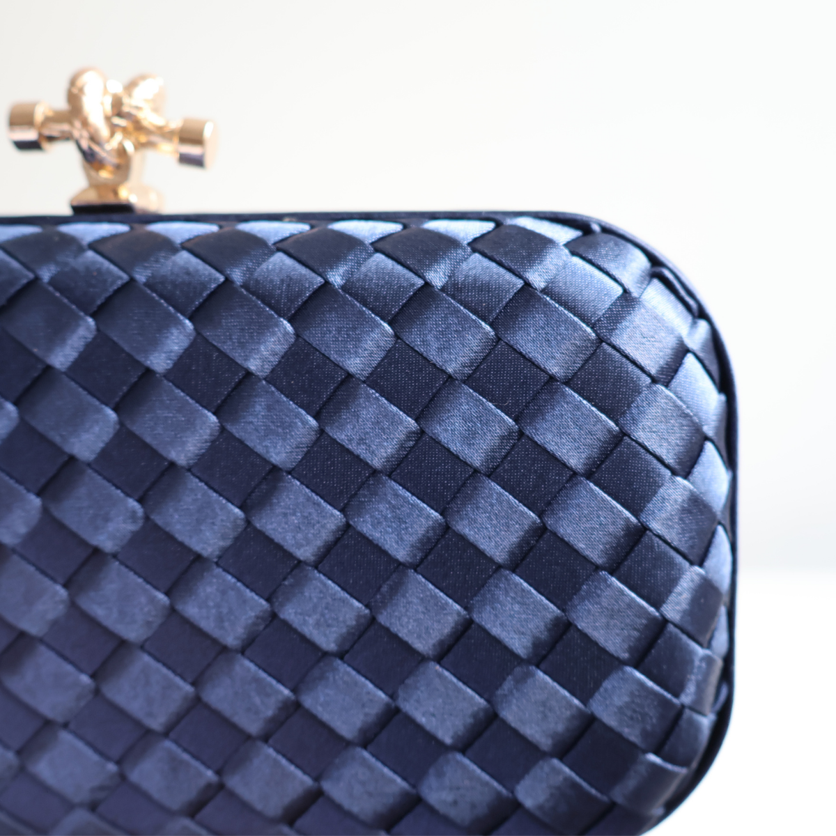 Clutch Tressê Cetim Inspired Pequena Azul Marinho